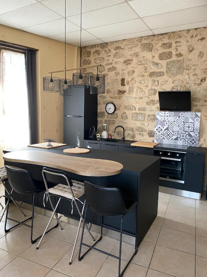 Poppy Appartement De Charme A 2 Min Centre-Ville فيجيا المظهر الخارجي الصورة