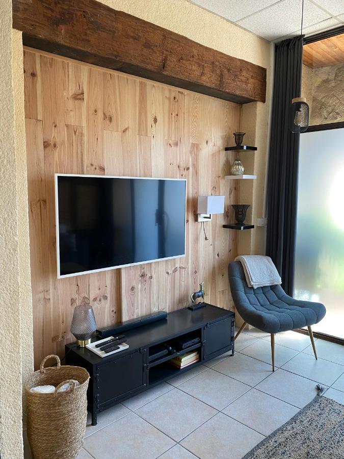 Poppy Appartement De Charme A 2 Min Centre-Ville فيجيا المظهر الخارجي الصورة