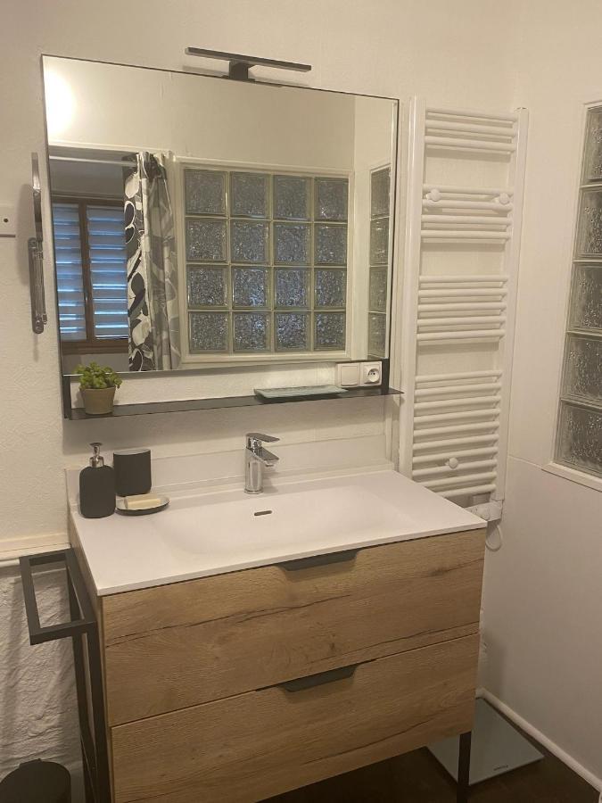 Poppy Appartement De Charme A 2 Min Centre-Ville فيجيا المظهر الخارجي الصورة