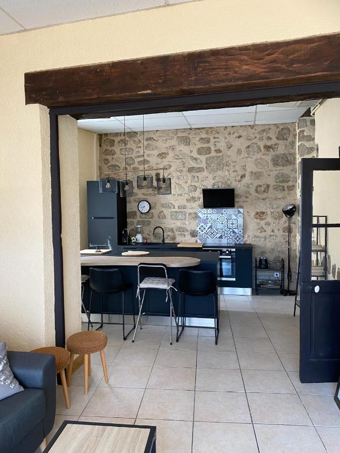Poppy Appartement De Charme A 2 Min Centre-Ville فيجيا المظهر الخارجي الصورة