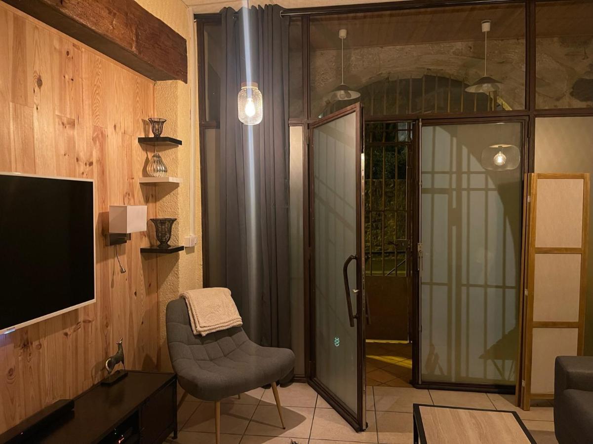 Poppy Appartement De Charme A 2 Min Centre-Ville فيجيا المظهر الخارجي الصورة