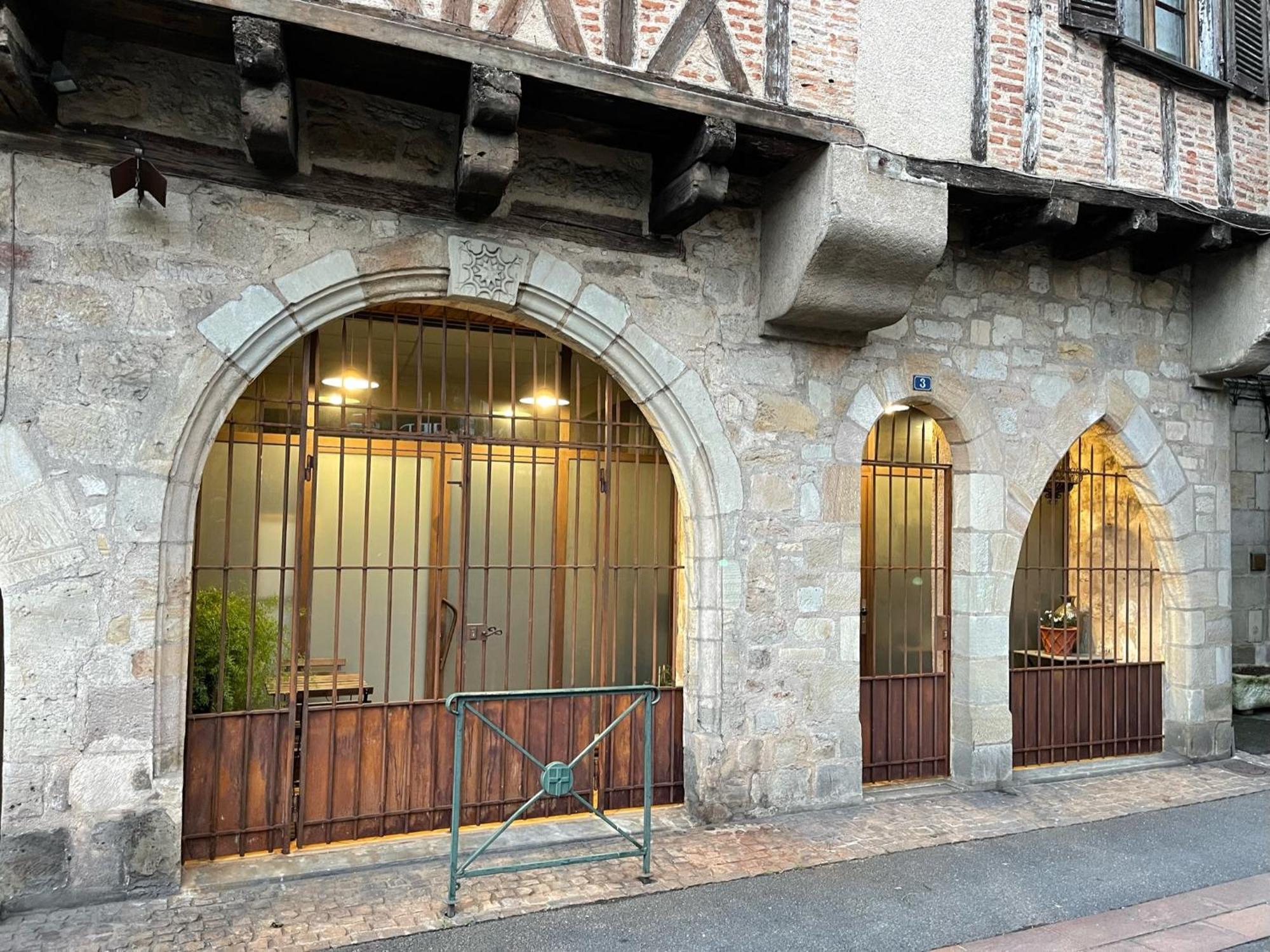 Poppy Appartement De Charme A 2 Min Centre-Ville فيجيا المظهر الخارجي الصورة