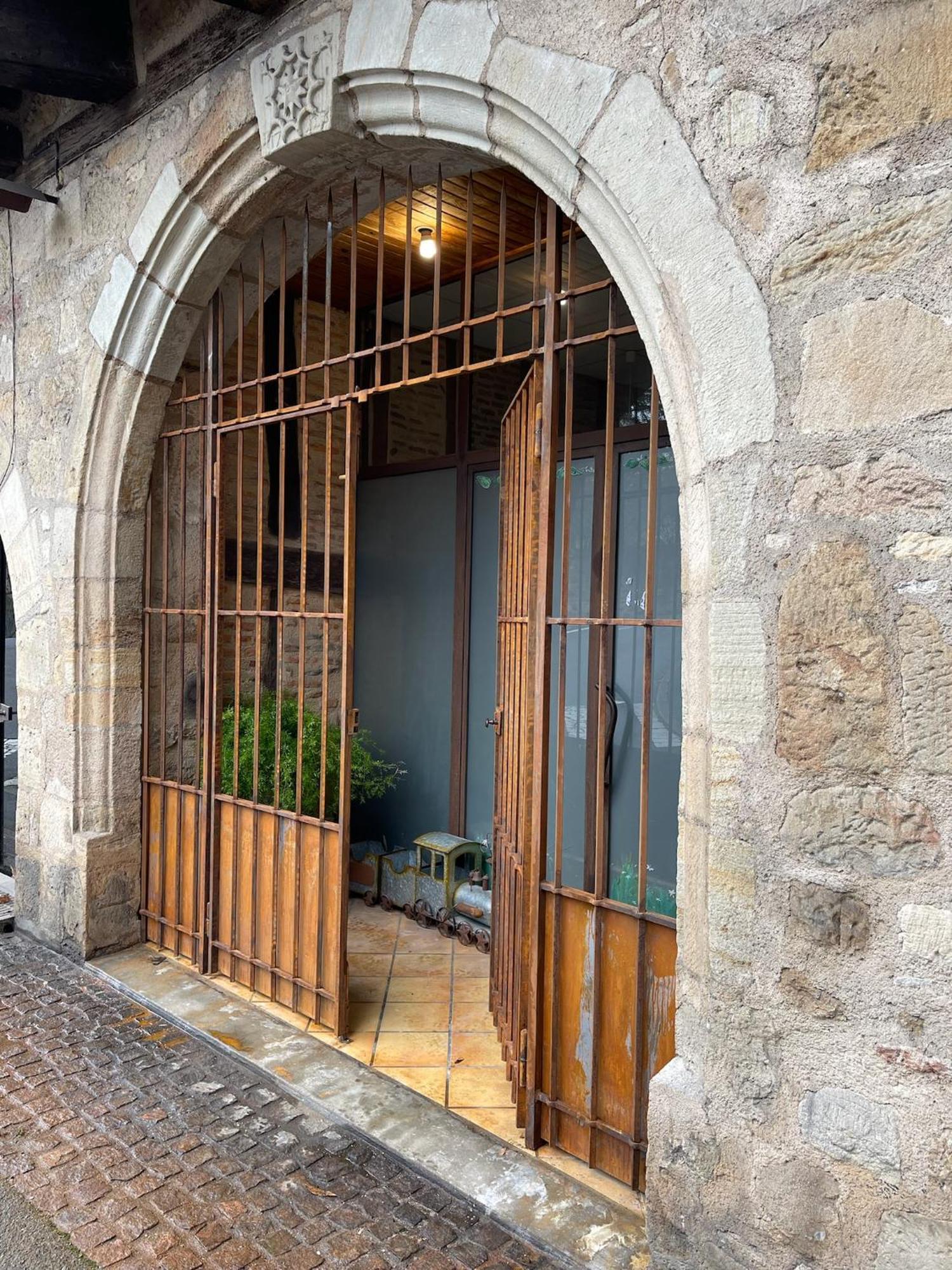 Poppy Appartement De Charme A 2 Min Centre-Ville فيجيا المظهر الخارجي الصورة